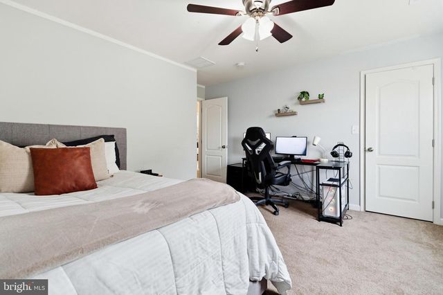 8 BRADBURY WAY, Stafford, VA 22554