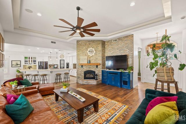 6804 Topaz Lane, Bakersfield, CA 93308