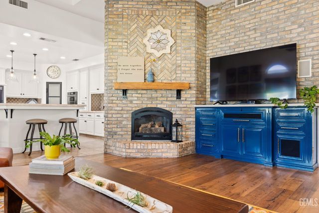 6804 Topaz Lane, Bakersfield, CA 93308