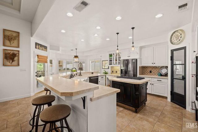 6804 Topaz Lane, Bakersfield, CA 93308