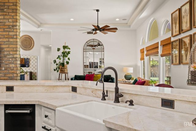 6804 Topaz Lane, Bakersfield, CA 93308