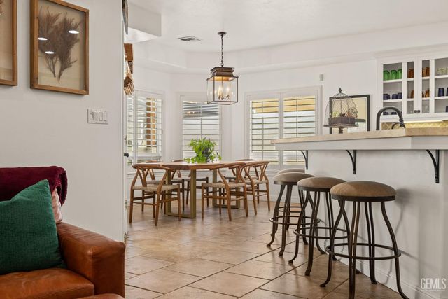 6804 Topaz Lane, Bakersfield, CA 93308