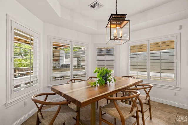 6804 Topaz Lane, Bakersfield, CA 93308