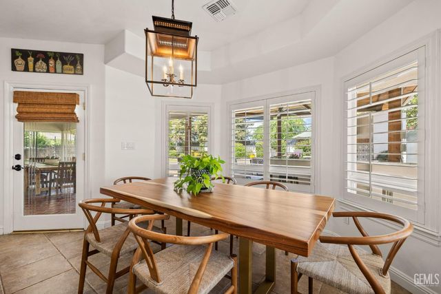 6804 Topaz Lane, Bakersfield, CA 93308