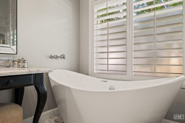 6804 Topaz Lane, Bakersfield, CA 93308