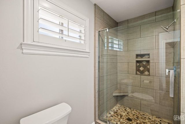 6804 Topaz Lane, Bakersfield, CA 93308