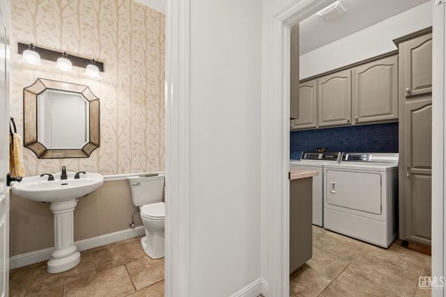 6804 Topaz Lane, Bakersfield, CA 93308