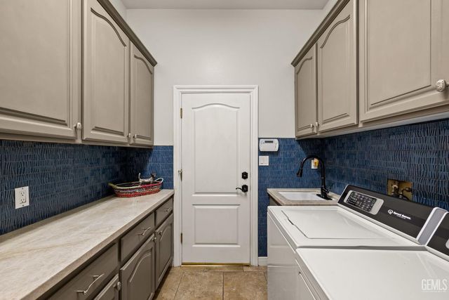 6804 Topaz Lane, Bakersfield, CA 93308