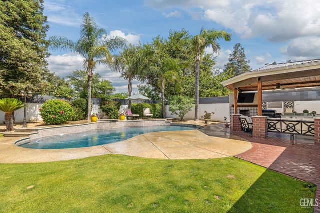 6804 Topaz Lane, Bakersfield, CA 93308