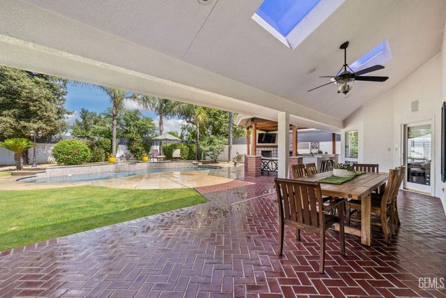 6804 Topaz Lane, Bakersfield, CA 93308