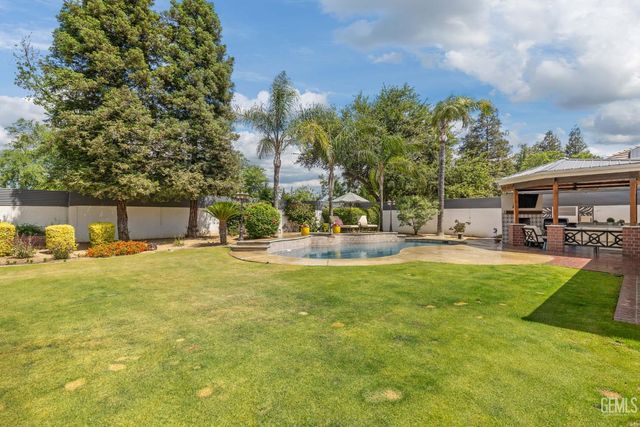 6804 Topaz Lane, Bakersfield, CA 93308