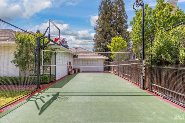 6804 Topaz Lane, Bakersfield, CA 93308