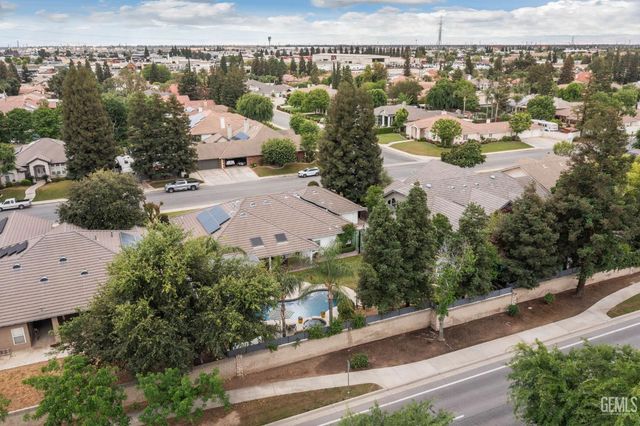 6804 Topaz Lane, Bakersfield, CA 93308