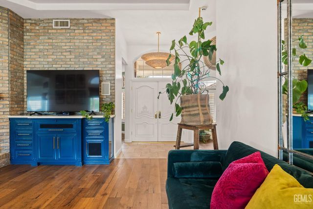 6804 Topaz Lane, Bakersfield, CA 93308