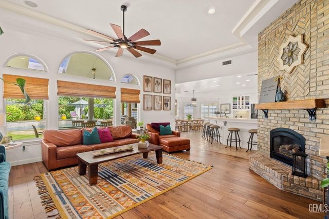 6804 Topaz Lane, Bakersfield, CA 93308