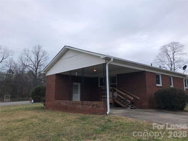 1127 Dallas Stanley Highway, Stanley, NC 28164