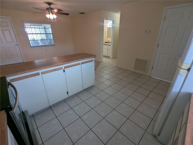 824 N SAINT CLAIR ABRAMS AVENUE, Tavares, FL 32778