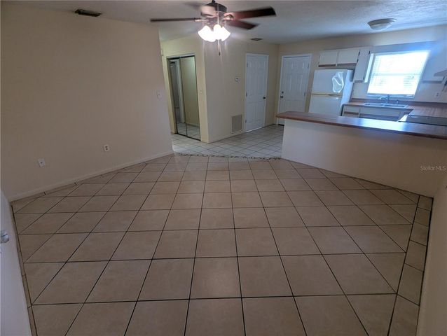 824 N SAINT CLAIR ABRAMS AVENUE, Tavares, FL 32778
