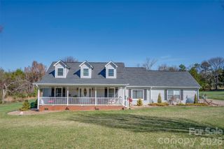 152 N Quail Run, Forest City, NC 28043