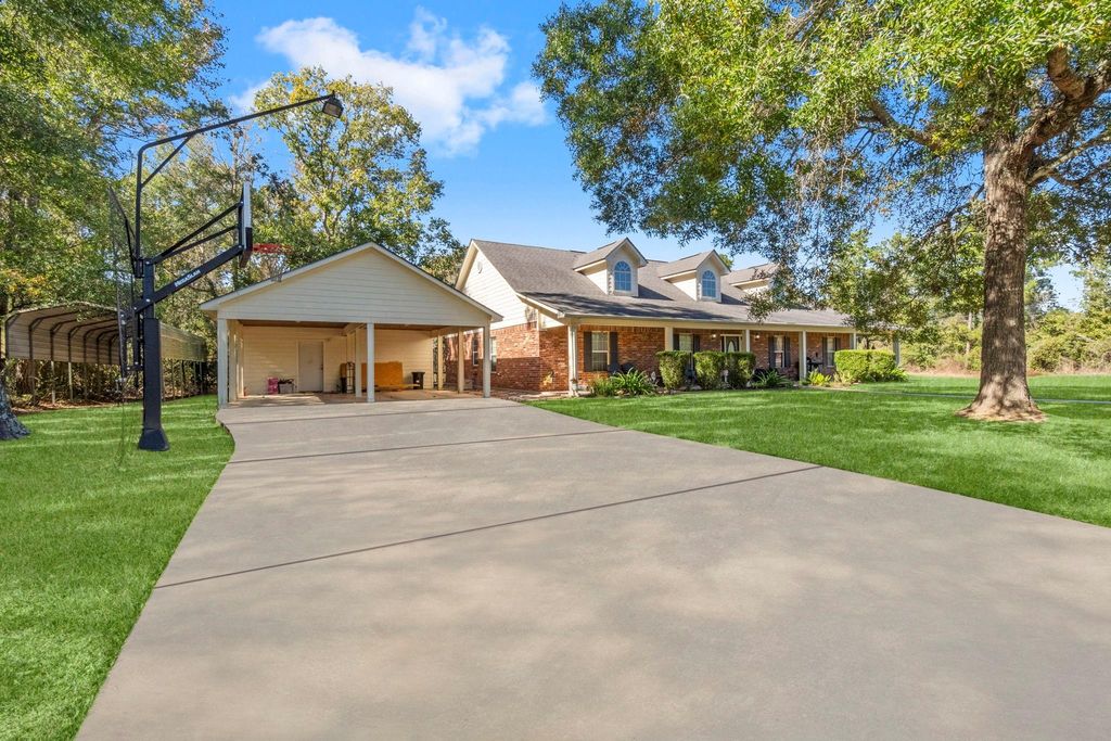 130 Country Charm, Livingston, TX 77351