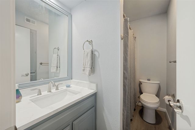 2229 Seville Court, Dalworthington Gardens, TX 76013