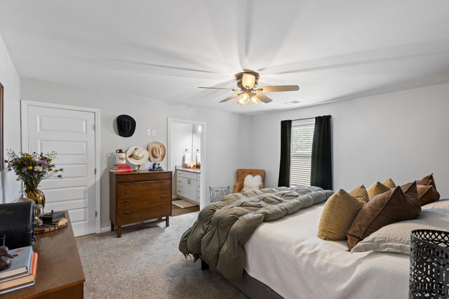 2243 Lambert Dr, Westmoreland, TN 37186