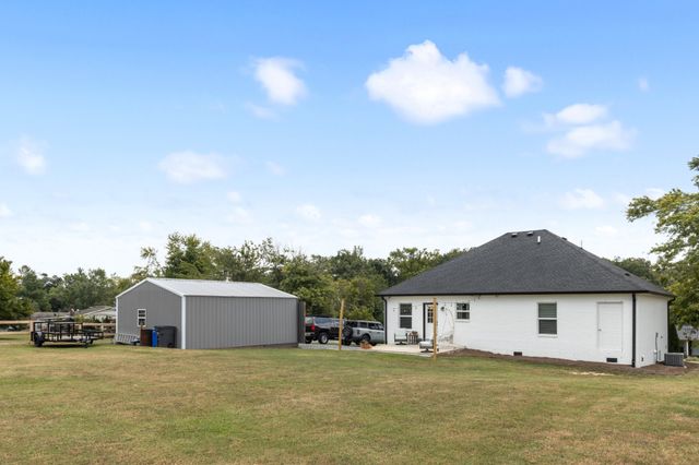 2243 Lambert Dr, Westmoreland, TN 37186