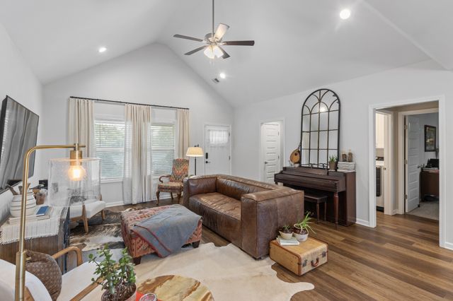 2243 Lambert Dr, Westmoreland, TN 37186