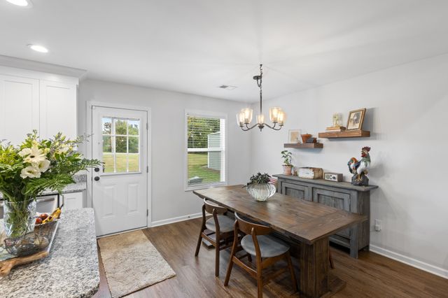 2243 Lambert Dr, Westmoreland, TN 37186