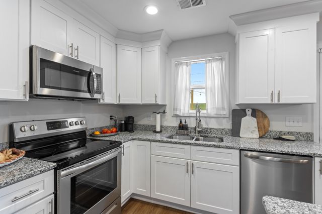 2243 Lambert Dr, Westmoreland, TN 37186