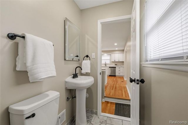14538 Ronnie Lane, Livonia, MI 48154