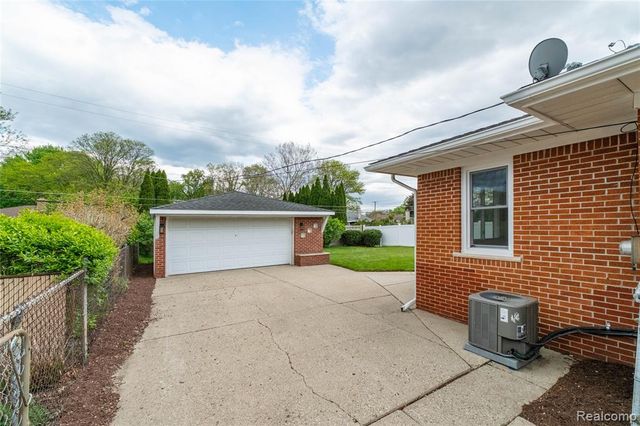 14538 Ronnie Lane, Livonia, MI 48154