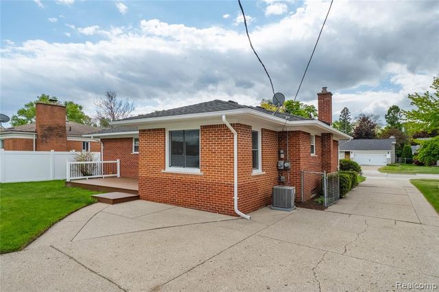 14538 Ronnie Lane, Livonia, MI 48154