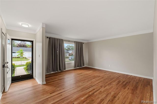 14538 Ronnie Lane, Livonia, MI 48154