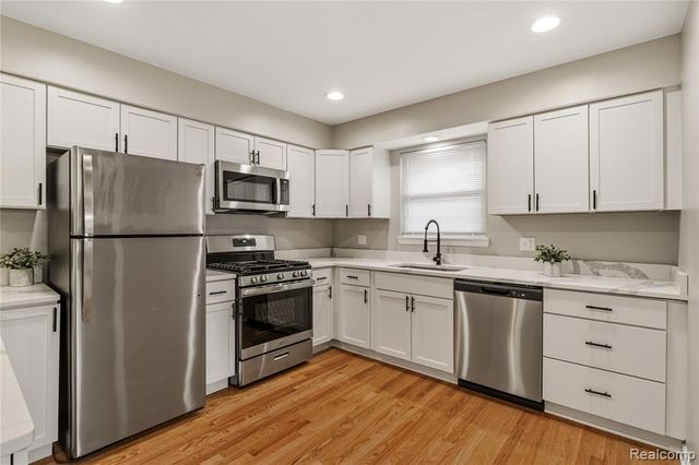 14538 Ronnie Lane, Livonia, MI 48154