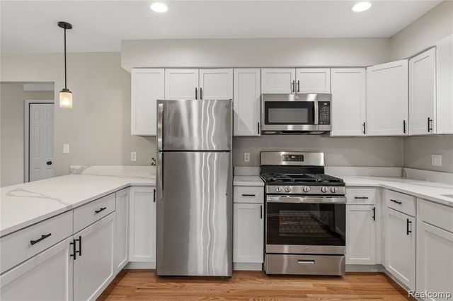 14538 Ronnie Lane, Livonia, MI 48154