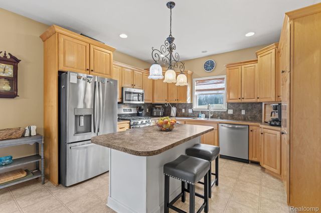 3127 Royal Hannah Drive Ne, Algoma Township, MI 49341