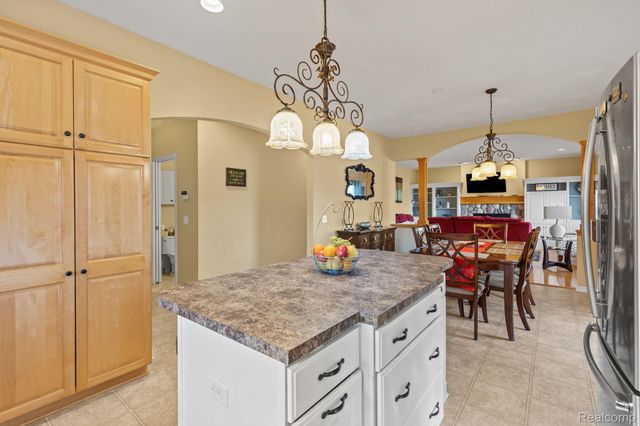 3127 Royal Hannah Drive Ne, Algoma Township, MI 49341