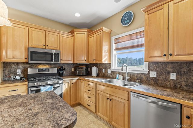 3127 Royal Hannah Drive Ne, Algoma Township, MI 49341