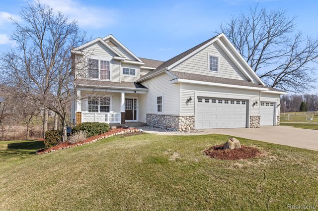 3127 Royal Hannah Drive Ne, Algoma Township, MI 49341