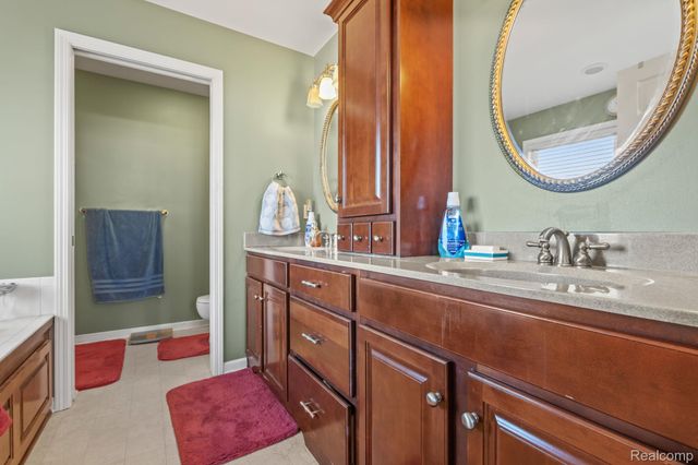 3127 Royal Hannah Drive Ne, Algoma Township, MI 49341