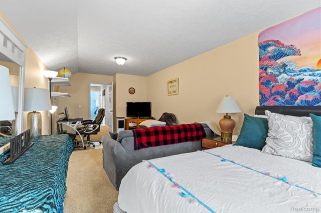 3127 Royal Hannah Drive Ne, Algoma Township, MI 49341