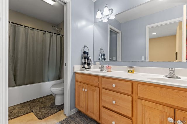 3127 Royal Hannah Drive Ne, Algoma Township, MI 49341