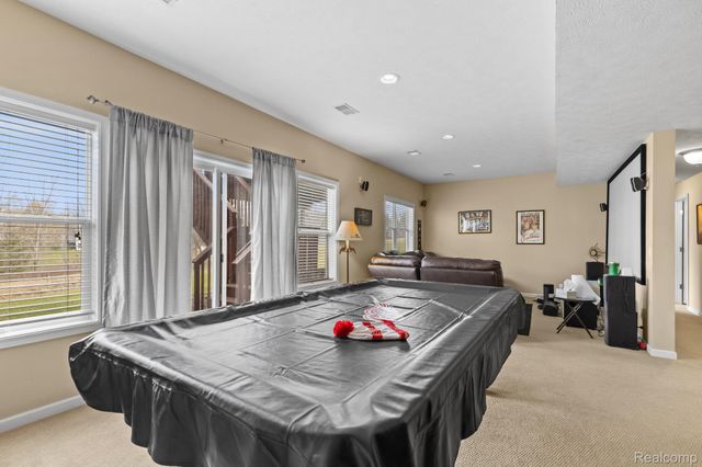 3127 Royal Hannah Drive Ne, Algoma Township, MI 49341