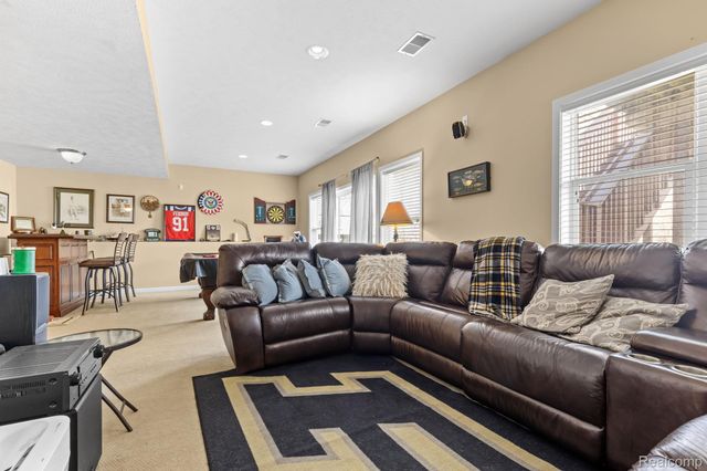 3127 Royal Hannah Drive Ne, Algoma Township, MI 49341