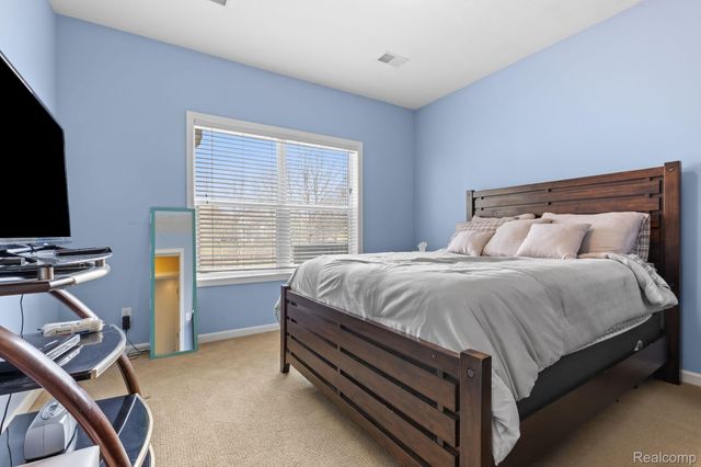 3127 Royal Hannah Drive Ne, Algoma Township, MI 49341