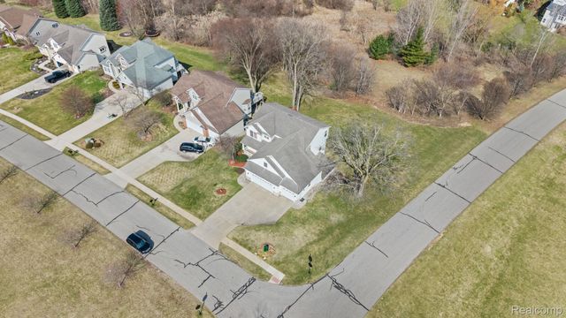 3127 Royal Hannah Drive Ne, Algoma Township, MI 49341