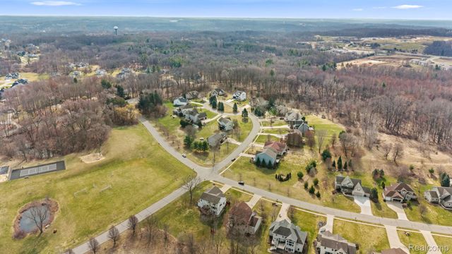 3127 Royal Hannah Drive Ne, Algoma Township, MI 49341