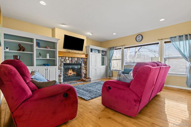 3127 Royal Hannah Drive Ne, Algoma Township, MI 49341