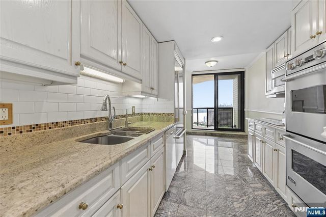 900 Palisade Avenue 20A, Fort Lee, NJ 07024